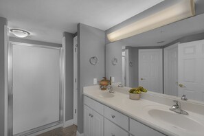 Bathroom - Treasure Island 1812 (Panama City Beach)