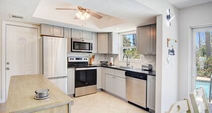 Cozy and warm 3-bedroom cottage with a pool in the island