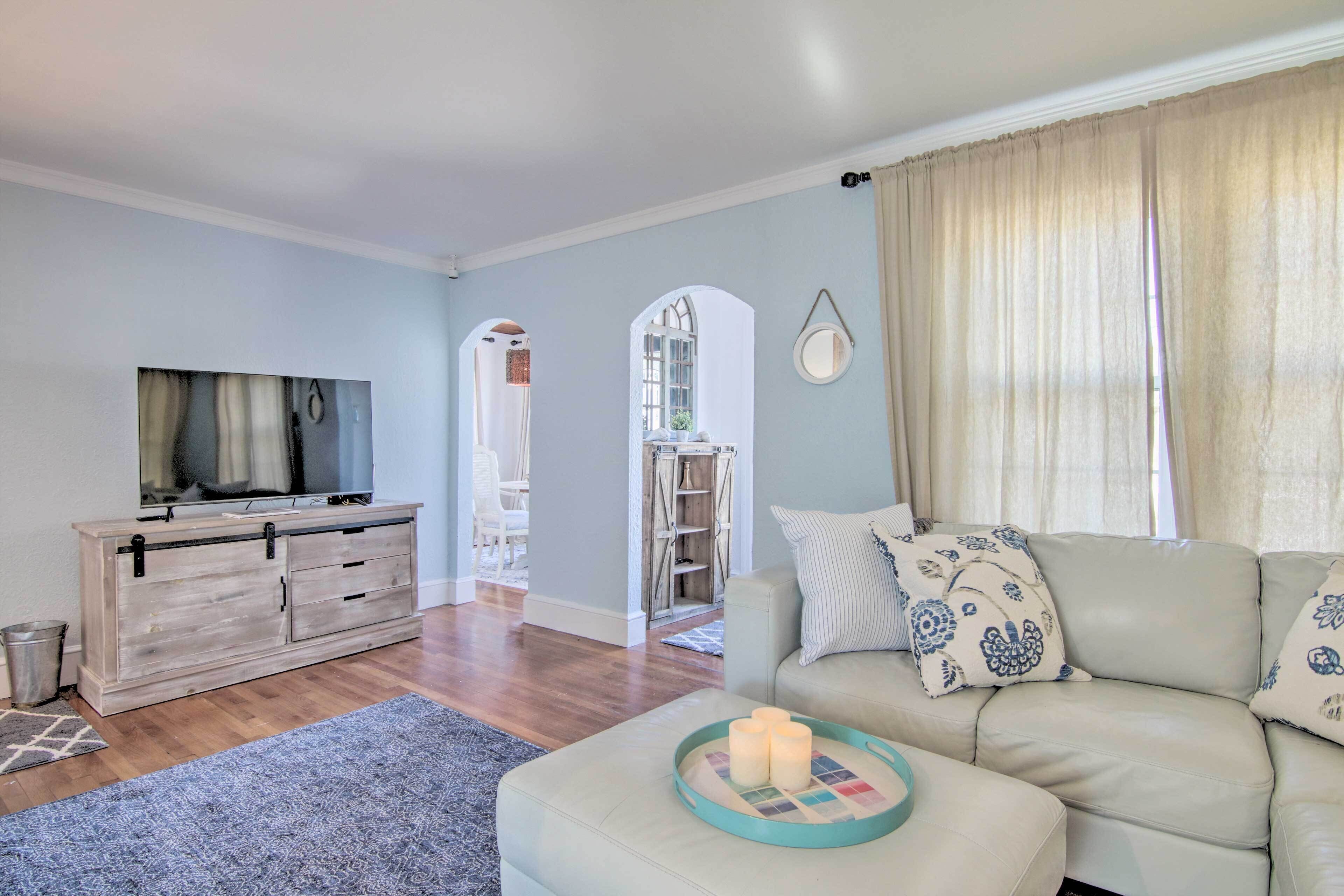 Chincoteague Island Cottage ~ 2 Mi to Beaches