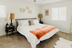 4 bedrooms, desk, iron/ironing board, free WiFi