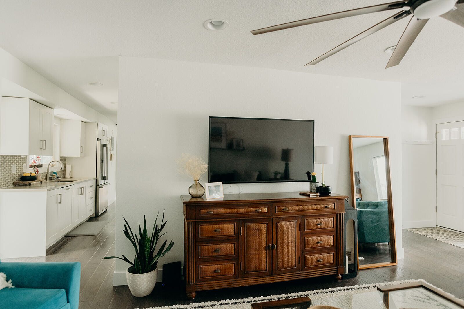 Smart TV, fireplace, table football, ping pong