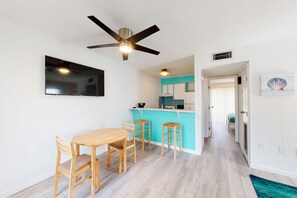 Dining - Snowbird-friendly getaway with WiFi, pool, central A/C, & full kitchen (Gulf Shores)