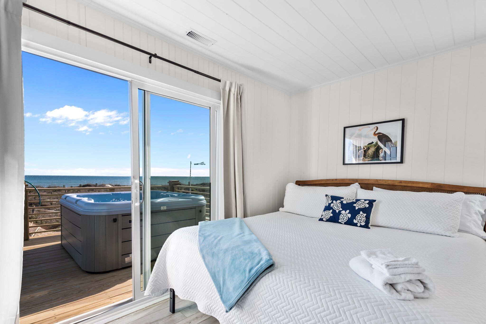 Oceanfront Family Cottage: Hot Tub, Decks, Game Room & Stunning Beach Views