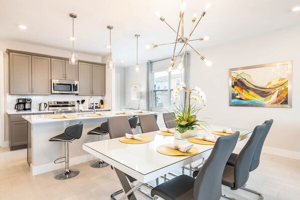 Dining - Bright and Sunny Townhouse with Games Room at Reunion (Kissimmee)