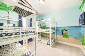 3 habitaciones, tabla de planchar con plancha, wifi y ropa de cama 