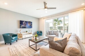 TV, ping pong - Coastal Townhouse with Themed Bedroom at Reunion (Kissimmee)
