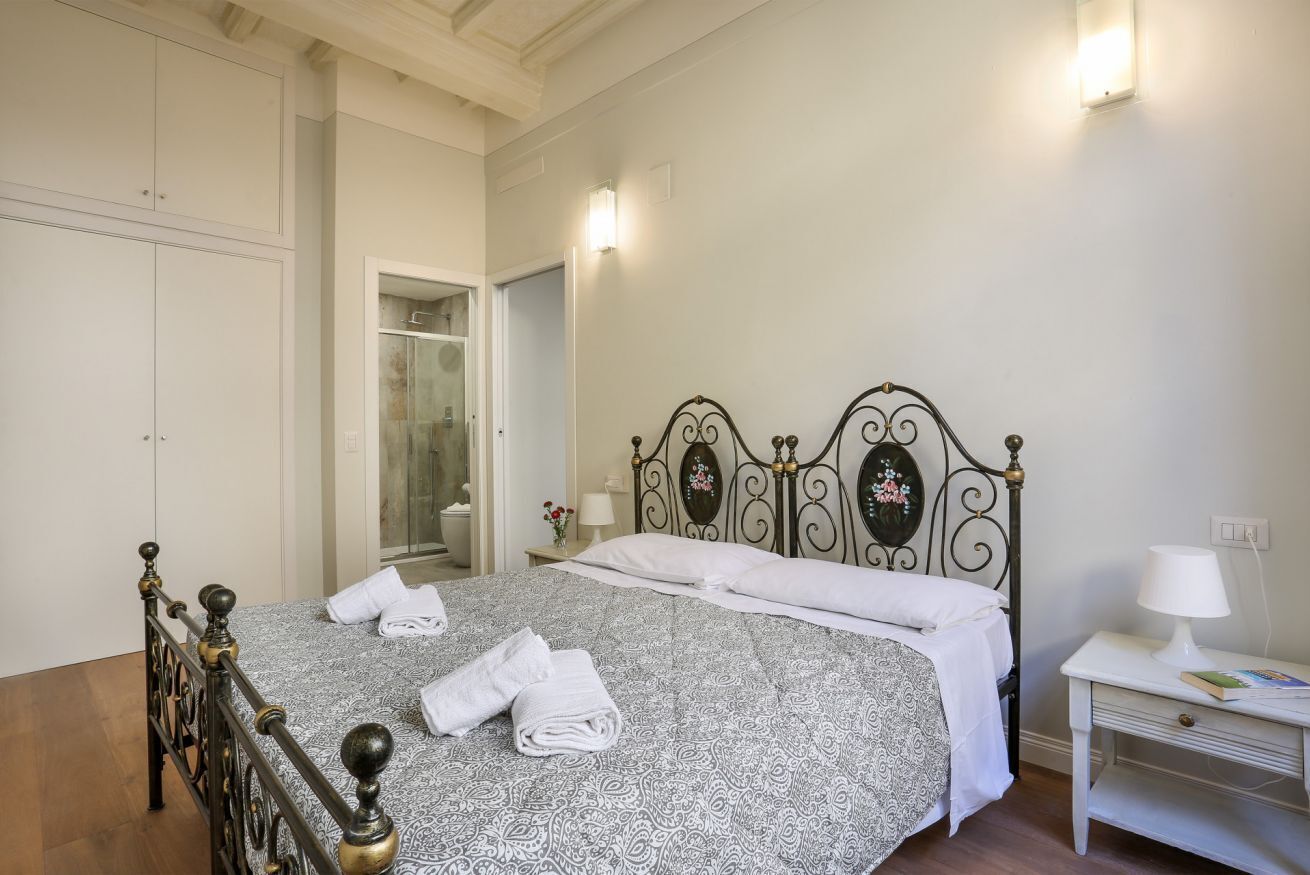 3 Schlafzimmer, Schreibtisch, Bügeleisen/Bügelbrett, WLAN