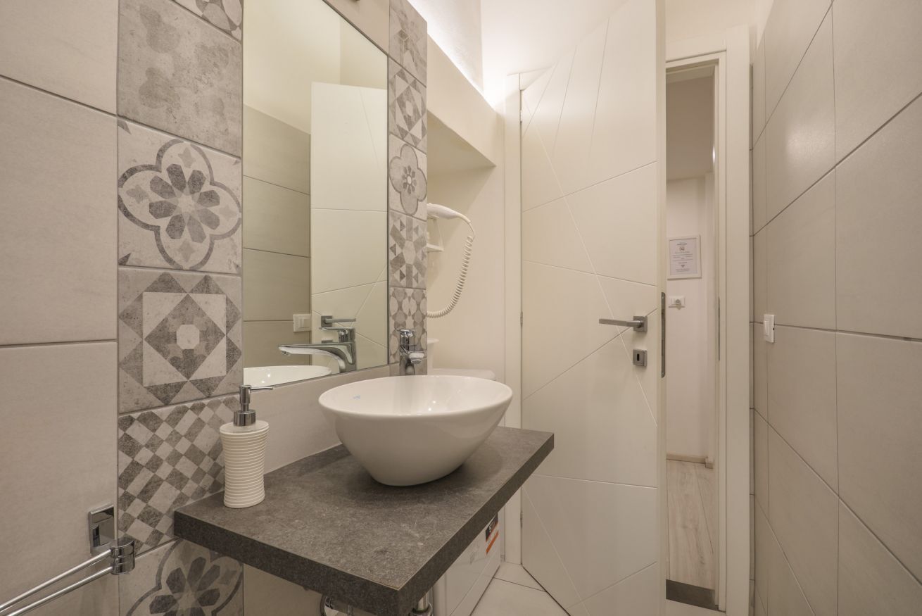 Doccia, asciugacapelli, bidet, asciugamani