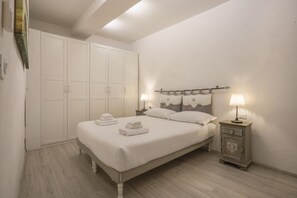 2 chambres, fer et planche à repasser, Wi-Fi, literie fournie