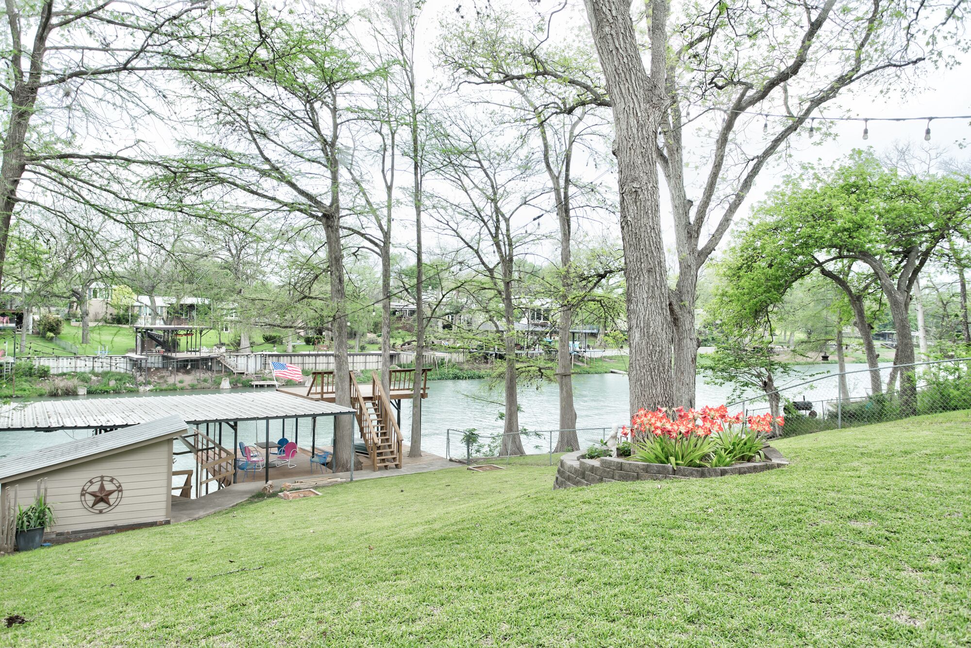 NEW LAKEFRONT! "Lake Daze Dunlap" - minutes from downtown NB, bring the family!