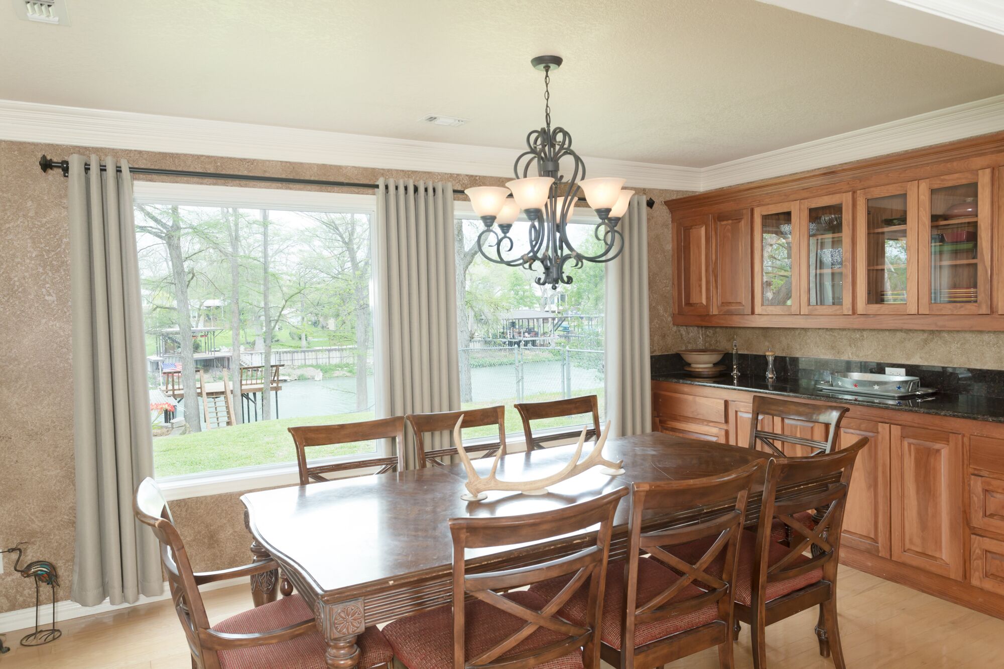 NEW LAKEFRONT! "Lake Daze Dunlap" - minutes from downtown NB, bring the family!