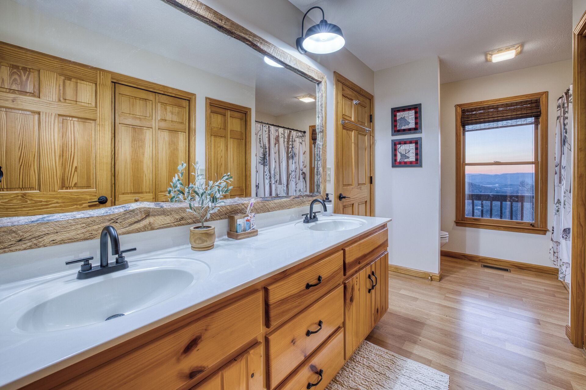 Private Sunset-view Cabin • Dog-friendly • Sauna • Hot Tub • Epic