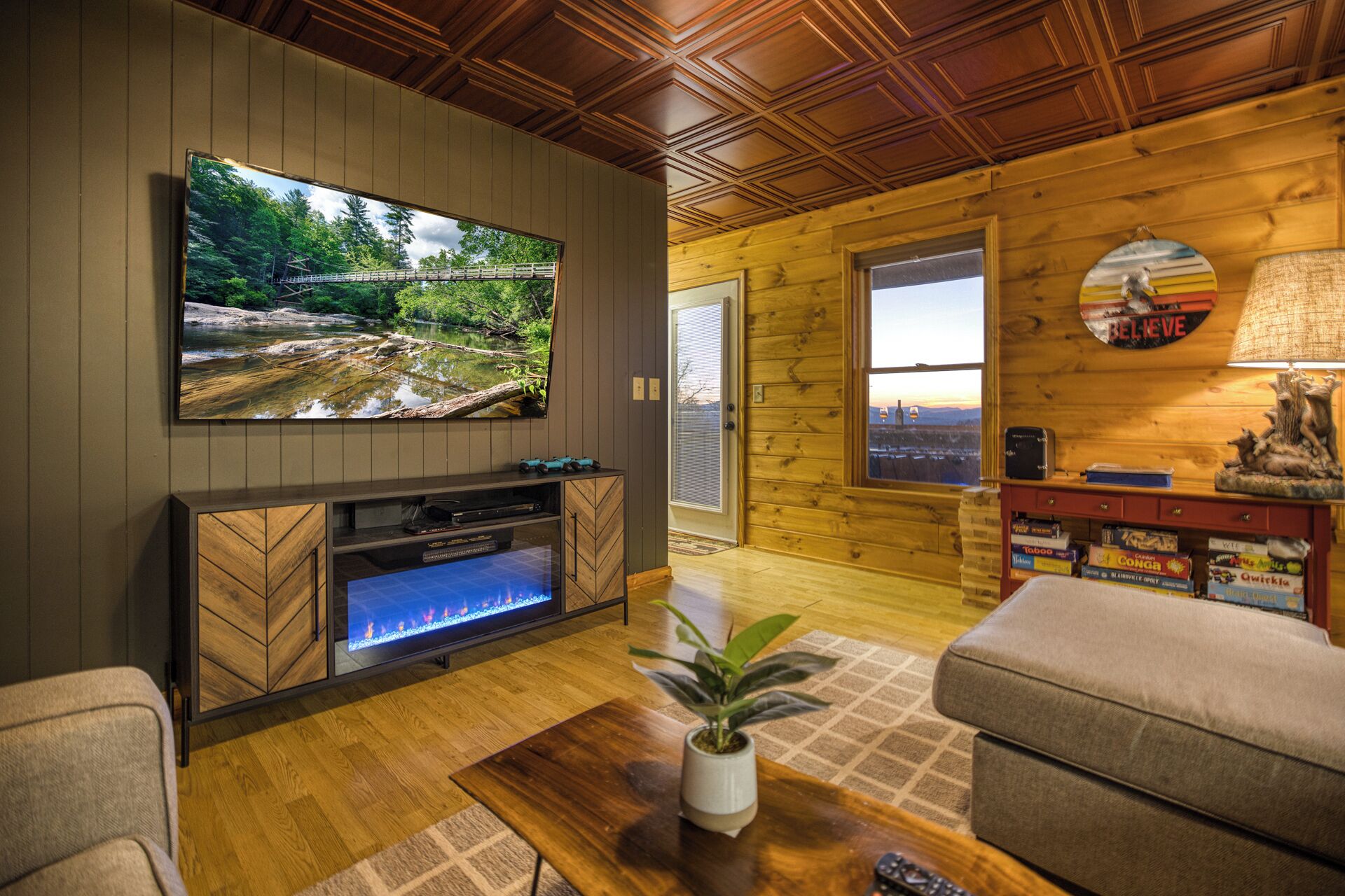 Smart TV, chimenea, videojuegos y reproductor de DVD 