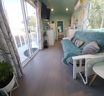 Tiny Home in Bulldog Paradise with free puppy love ❤️