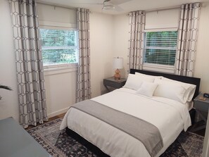 3 bedrooms, iron/ironing board, free WiFi, bed sheets - Modern Boho Retreat with Piano. Fenced and Gated in Central Florida! (Lakeland)