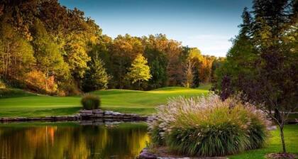 DogLeg Retreat - 5 min to SDC/strip! pools, golf & more