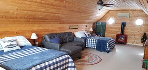 2 bedrooms, travel cot, free WiFi, bed sheets - Buffalo Lake Cabin I Private Beach l Detroit Lakes l Pet Friendly (Detroit Lakes)