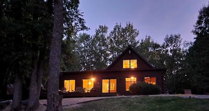 Buffalo Lake Cabin I Private Beach l Detroit Lakes l Pet Friendly