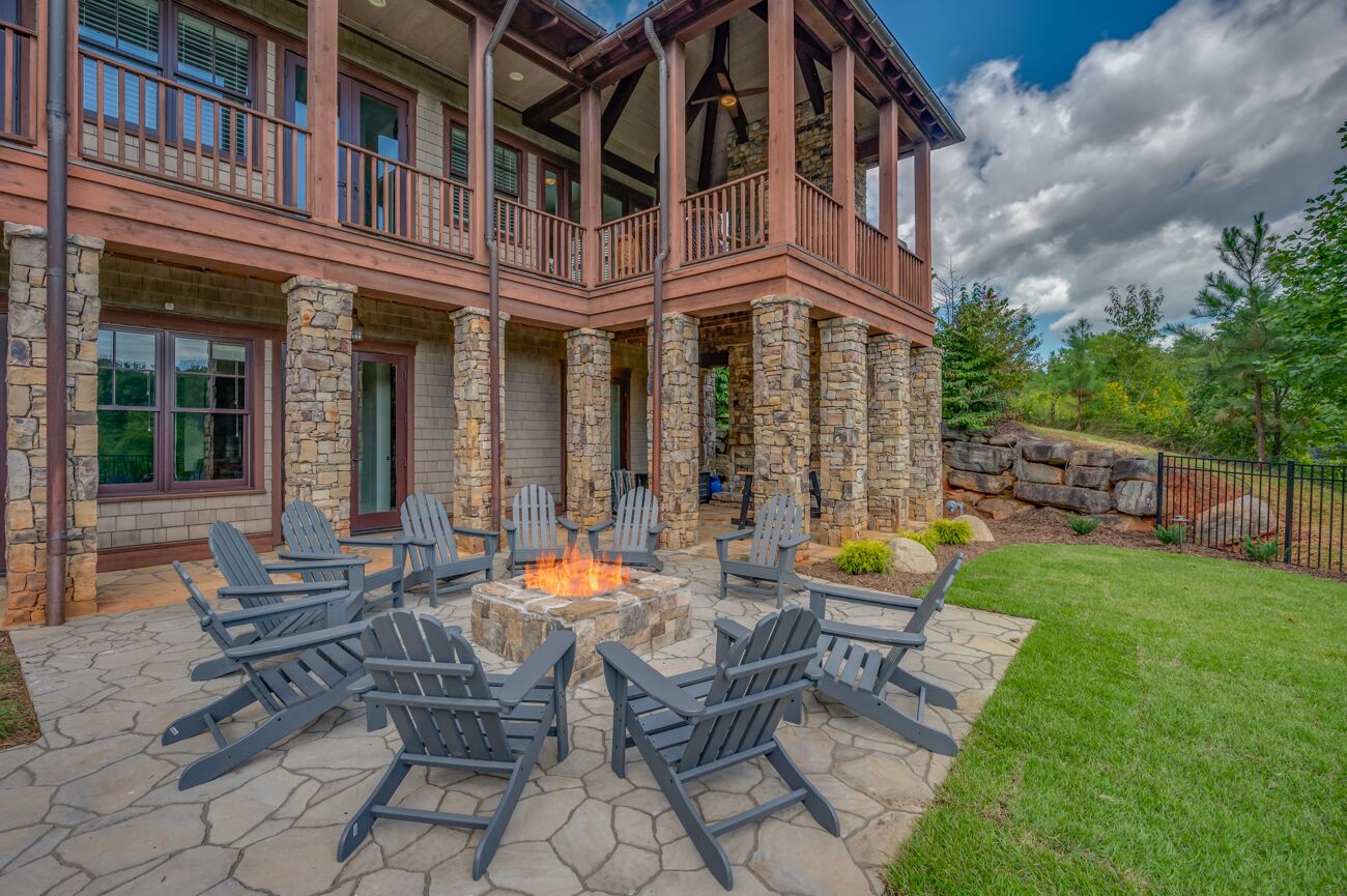 Escape at Bright's Creek Reserve: Large 5 BR Home w/ Mountain Views and Private Pool!
