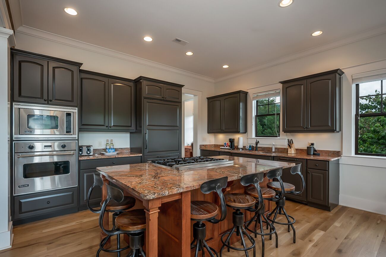 Escape at Bright's Creek Reserve: Large 5 BR Home w/ Mountain Views and Private Pool!