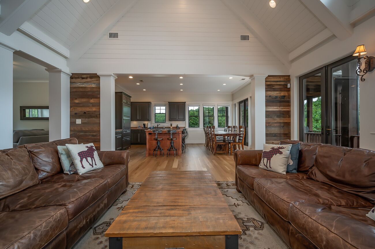 Escape at Bright's Creek Reserve: Large 5 BR Home w/ Mountain Views and Private Pool!