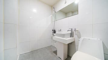 Habitación (Standard (gtx1060 Netflix available p) | 1 dormitorio, wifi gratis, ropa de cama