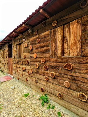 Classic Cabin | Individually furnished, iron/ironing board, free WiFi, bed sheets