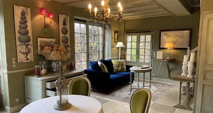 Manor in the heart of the Loire castles
SPECIAL OFFER WEEKLY RATE
