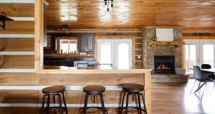 3 min to BCSP+Hot Tub+Fire Pit+Swing Set+Games+Pet Friendly!