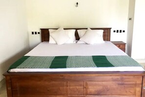 3 dormitorios, tabla de planchar con plancha, wifi gratis y ropa de cama