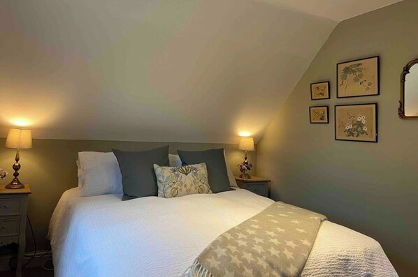 1 habitación, tabla de planchar con plancha, wifi y ropa de cama 