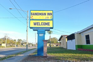 Exterior - Sandman Inn Motel (Daytona Beach)