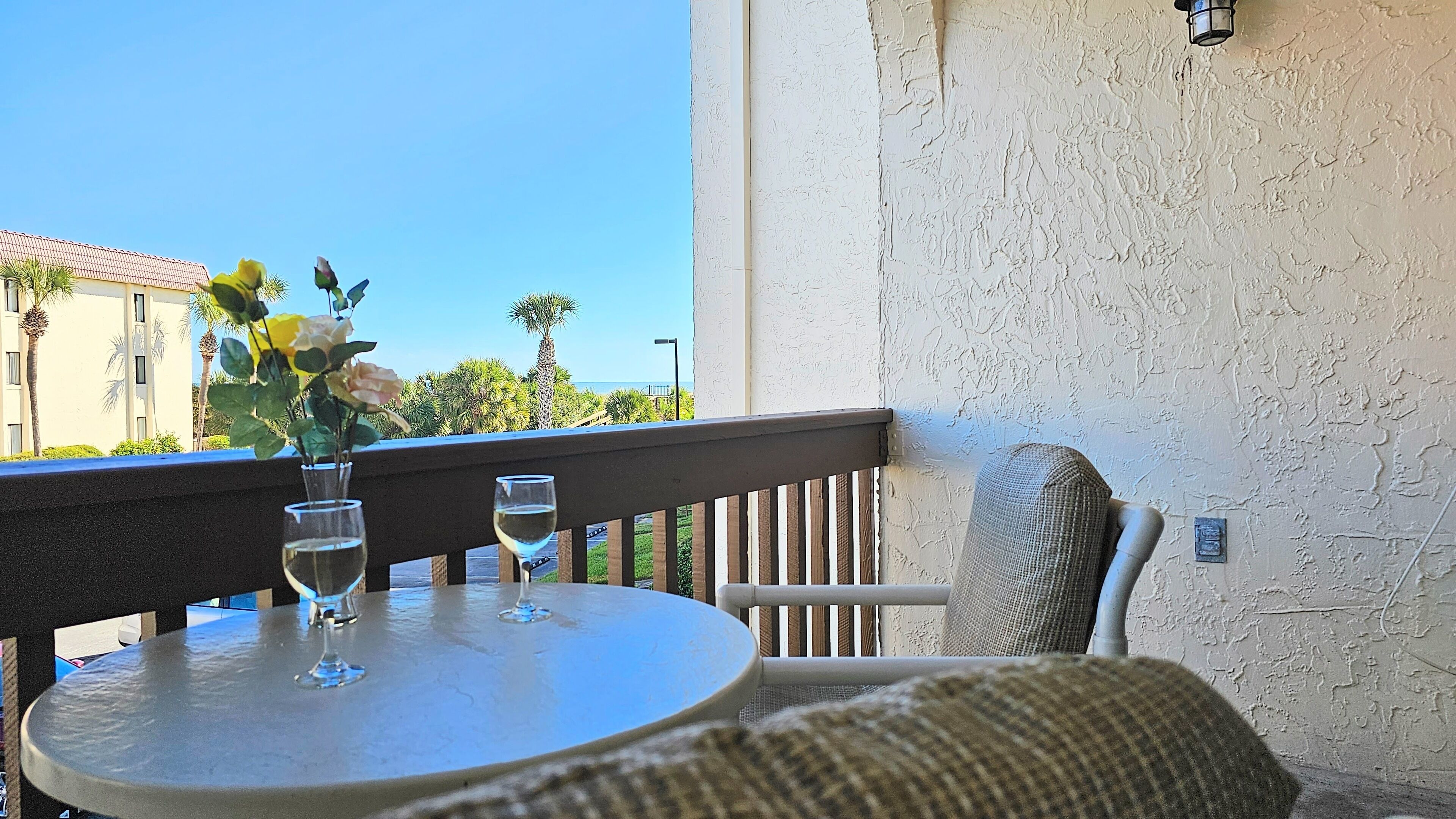 ~Sea Breeze~ 🌴Oceanfront Oceanview  on St Augustine Beach! 2 Pools 5 Hot Tubs🏖️ Trolley!
