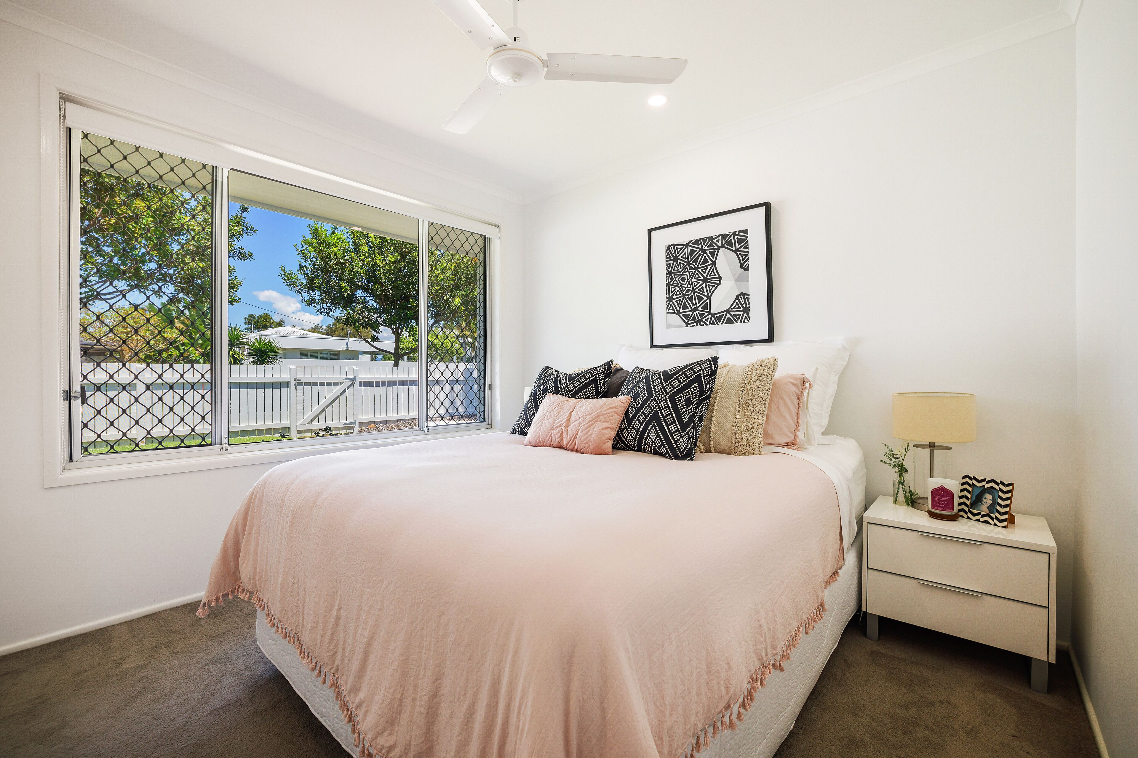Pet Friendly! Broadbeach House With Pool Near Beach! — image 11