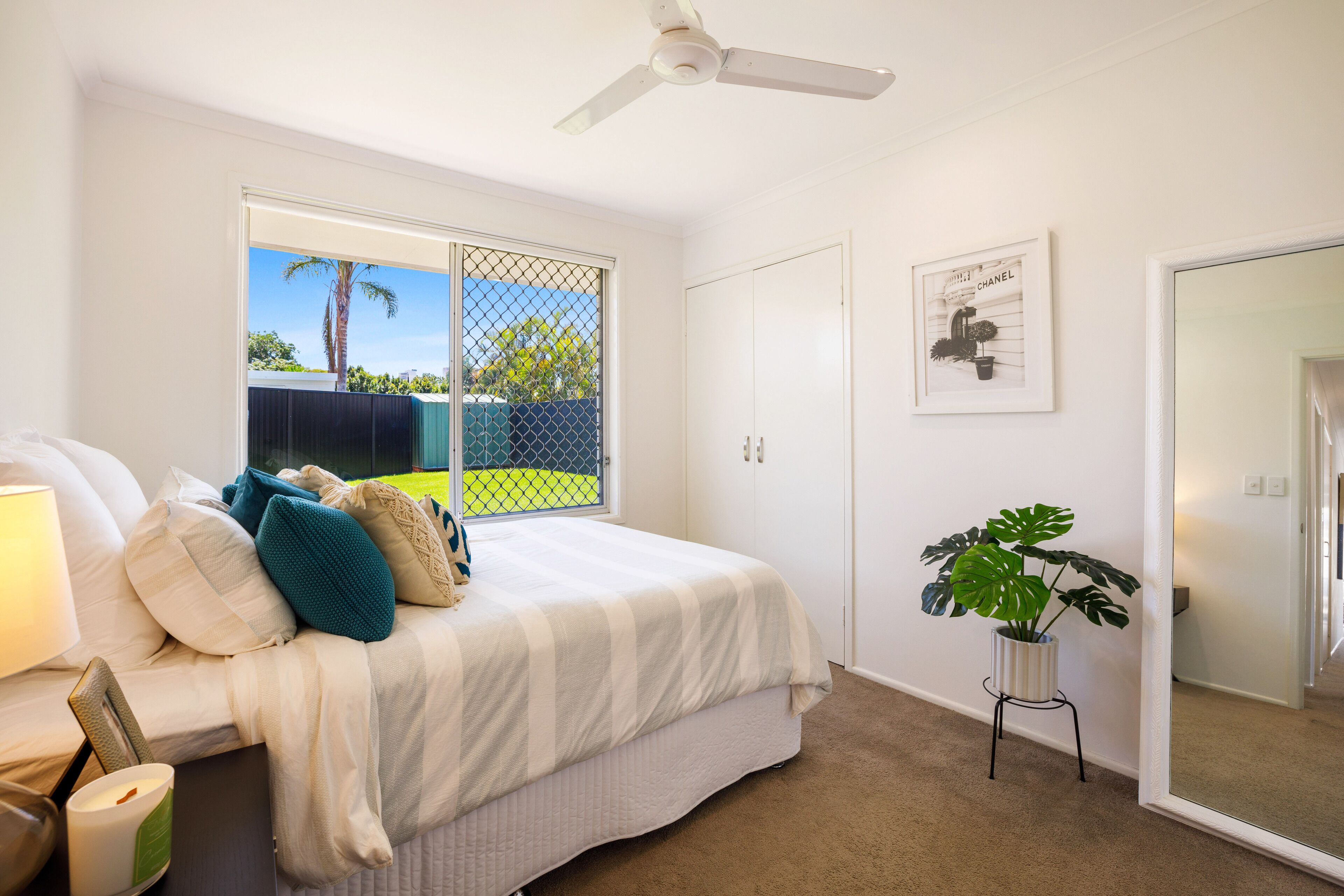Pet Friendly! Broadbeach House With Pool Near Beach! — image 12