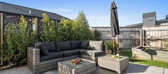 Bliss on Barratt - Blenheim Holiday Home