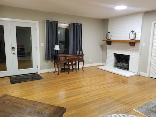 Clean and spacious house in downtown Fayetteville
