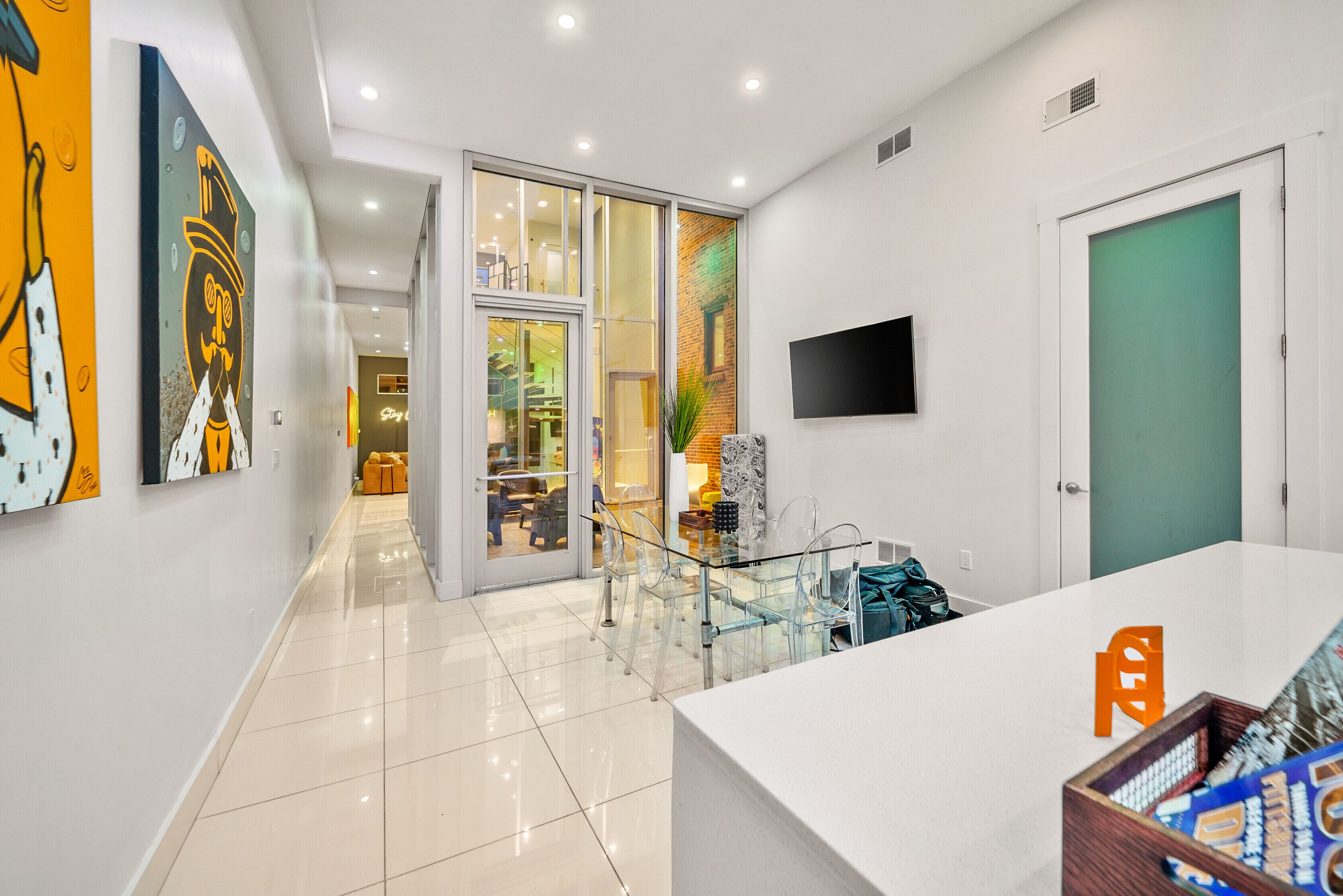 The Glassy House, Chic, Modern, 40ft Atrium, In South Side Pittsburgh