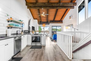 Fridge, microwave, oven, stovetop - Stunning renovated condo with partial ocean view, onsite pool - walk to beach (Princeville)