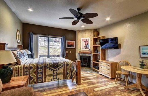 Cozy Condo in Cascade Village, right next to Purgatory Ski Resort!