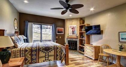 Cozy Condo in Cascade Village, right next to Purgatory Ski Resort!