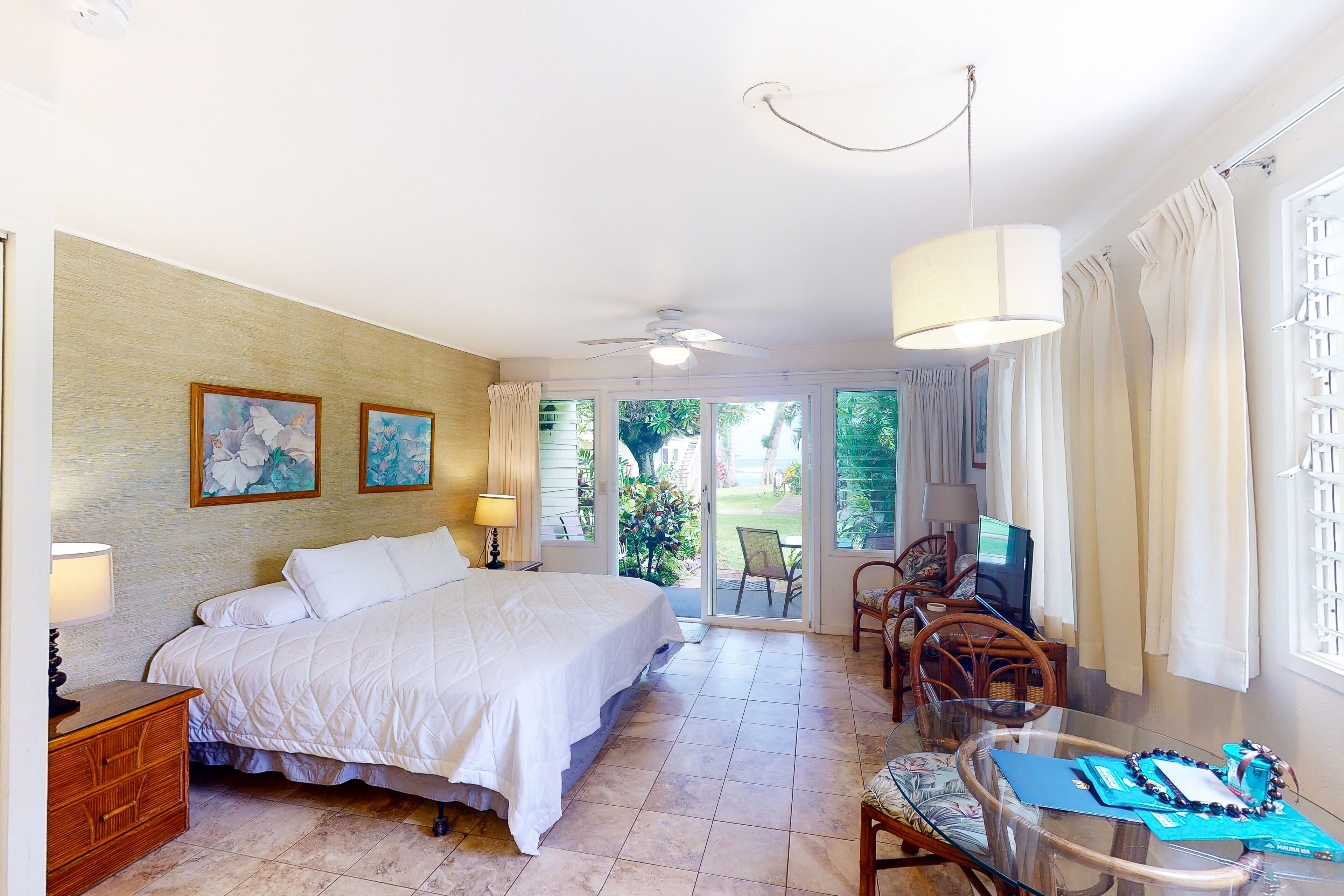 Studio in beachfront property with lanai, outdoor pool & BBQ area