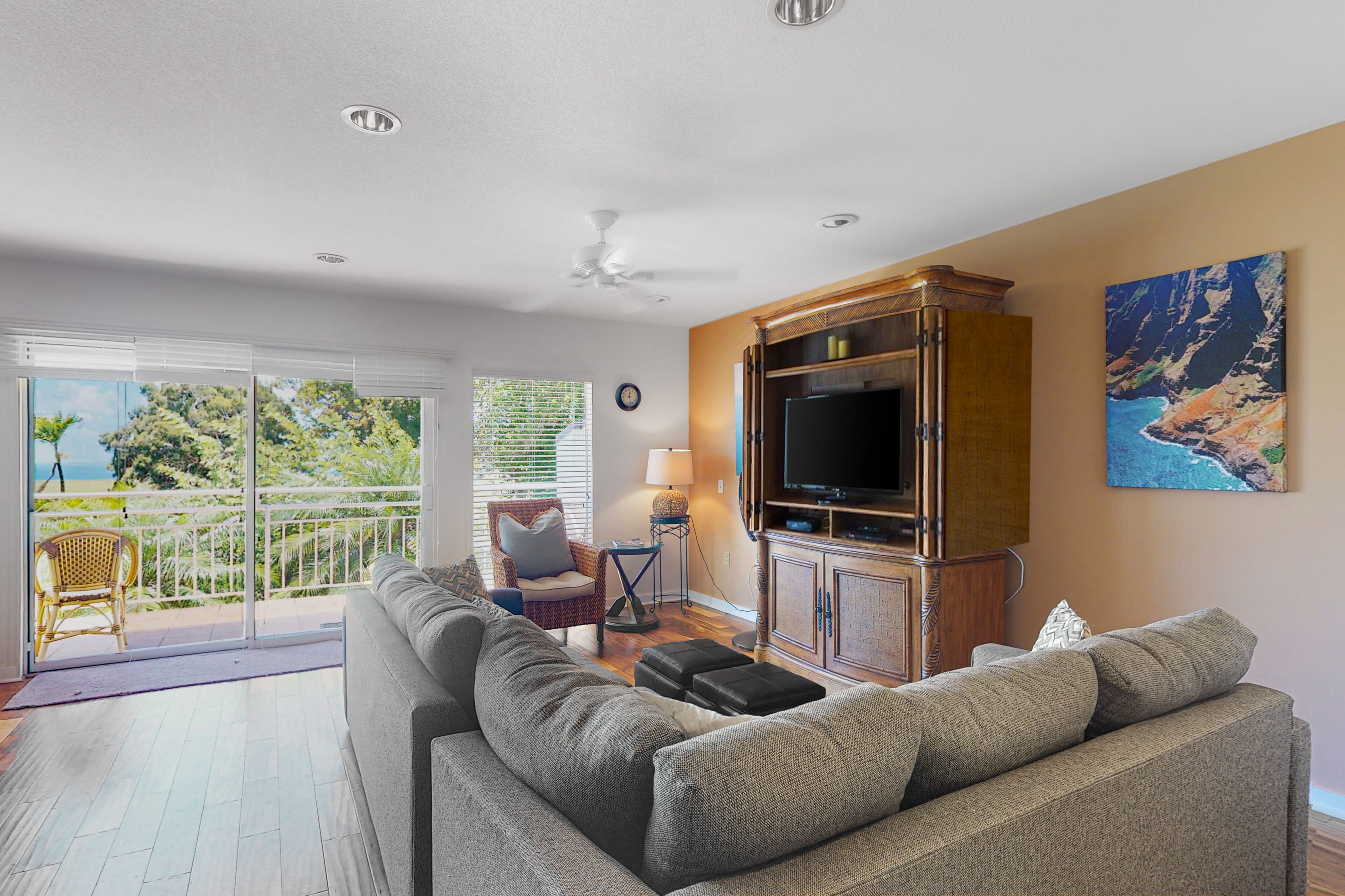 Updated condo with ocean/golf views, lanai, pool & hot tub - walk to beaches