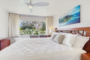 2 bedrooms, iron/ironing board, free internet, bed sheets