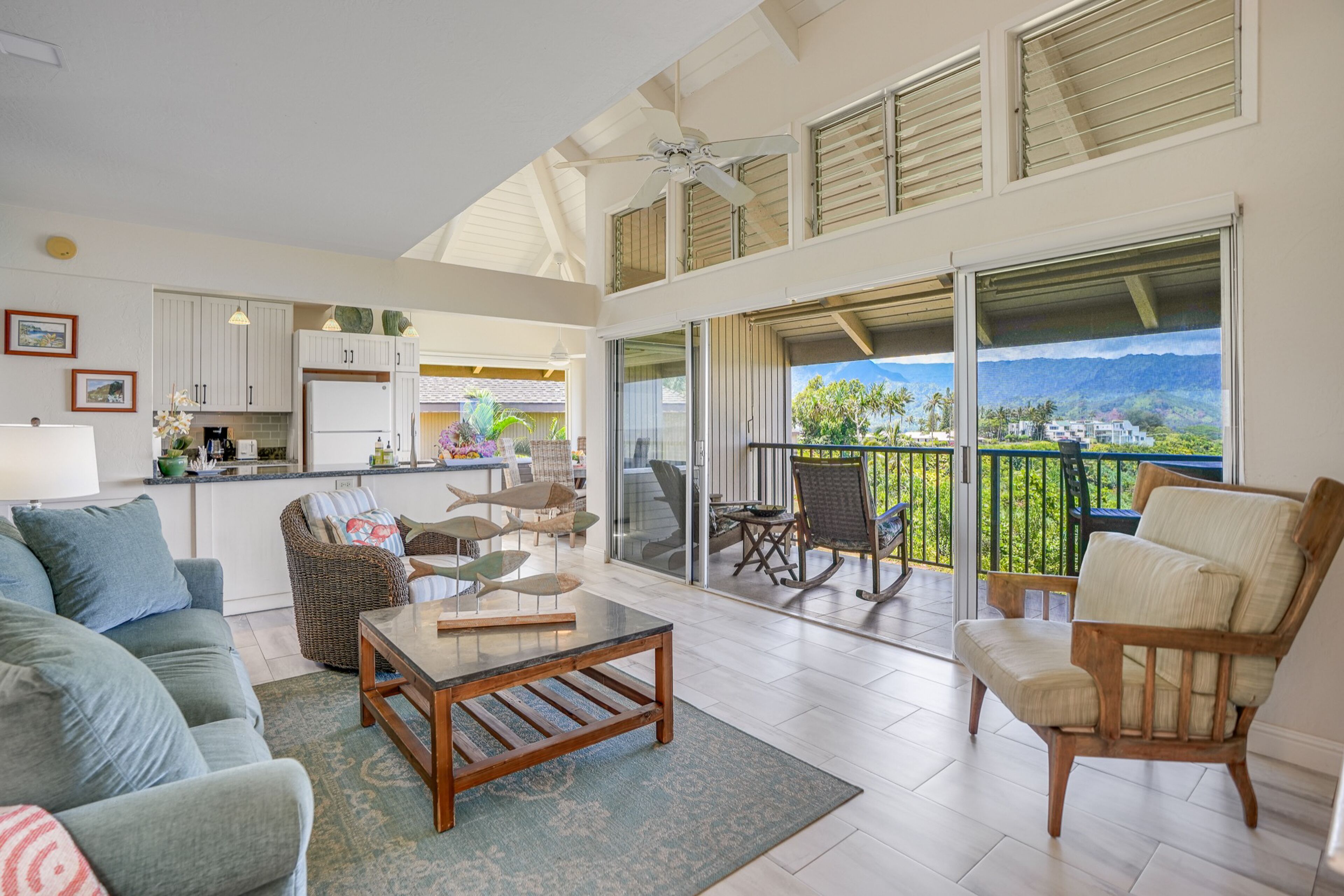 Oceanfront condo with loft, WiFi, shared pool & hot tub, balcony