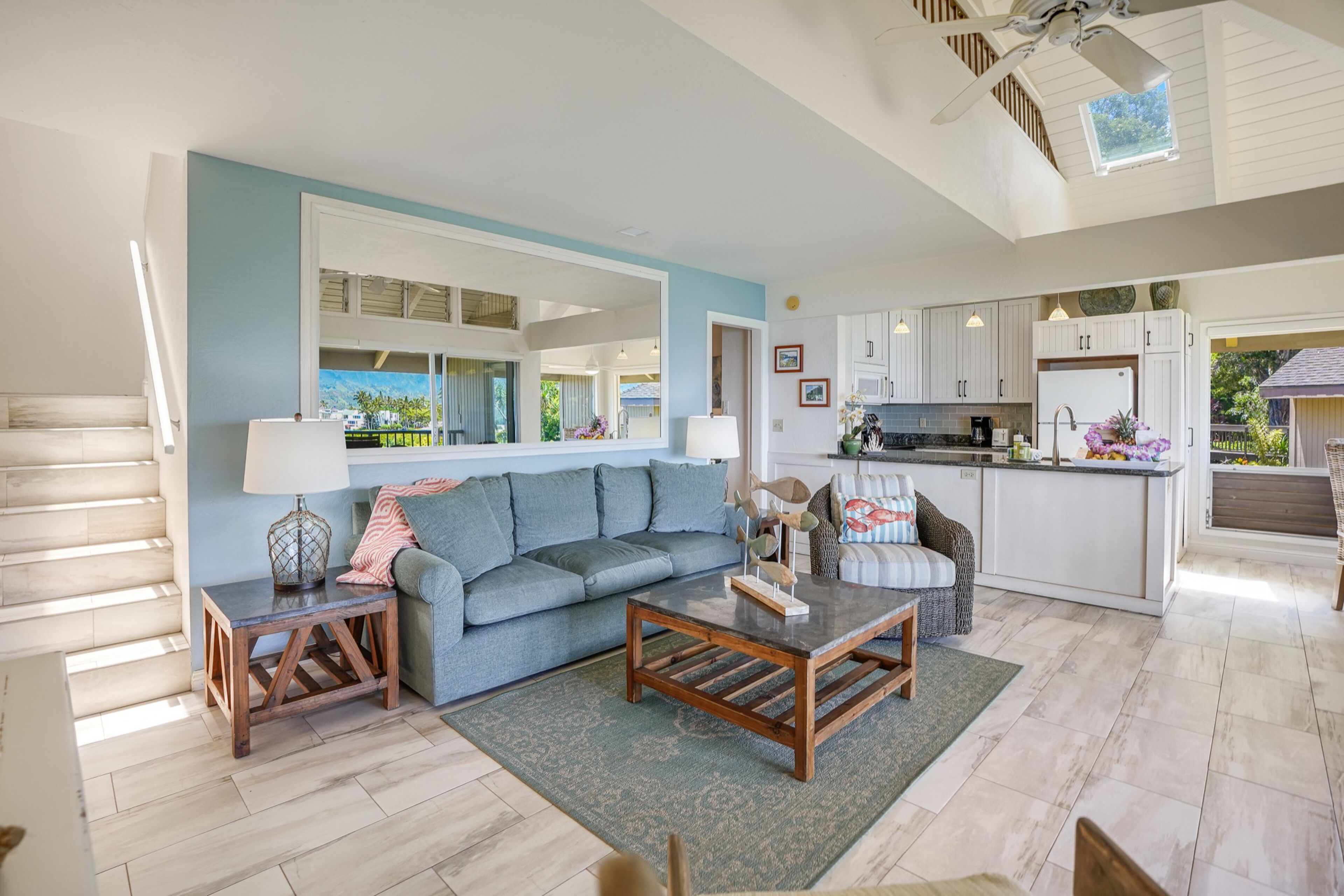 Oceanfront condo with loft, WiFi, shared pool & hot tub, balcony