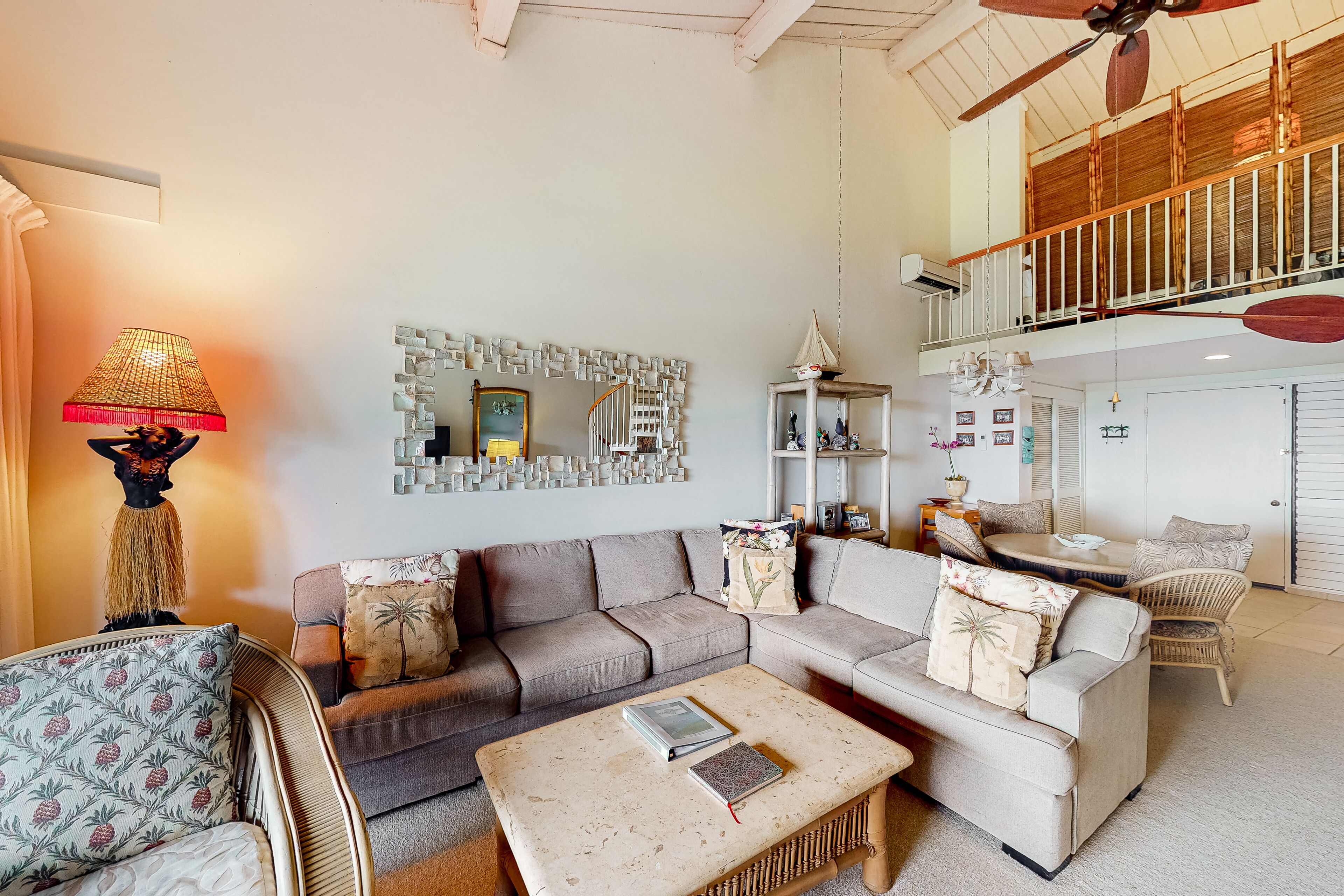 Two-level condo with ocean/Bali Hai views, 2 lanais, AC, pools & tennis courts