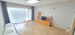 Habitació familiar (Korean Superior, Ondol) | Wifi gratuïta i roba de llit 