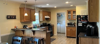 Shawnee Creek Hideaway - Close to Eminence and the Jacks Fork River!