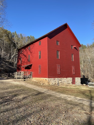 Shawnee Creek Hideaway - Close to Eminence and the Jacks Fork River!